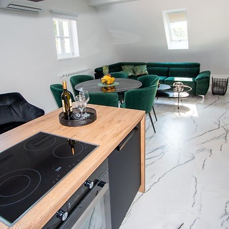 Apartmani Kac Károlyváros Kültér fotó