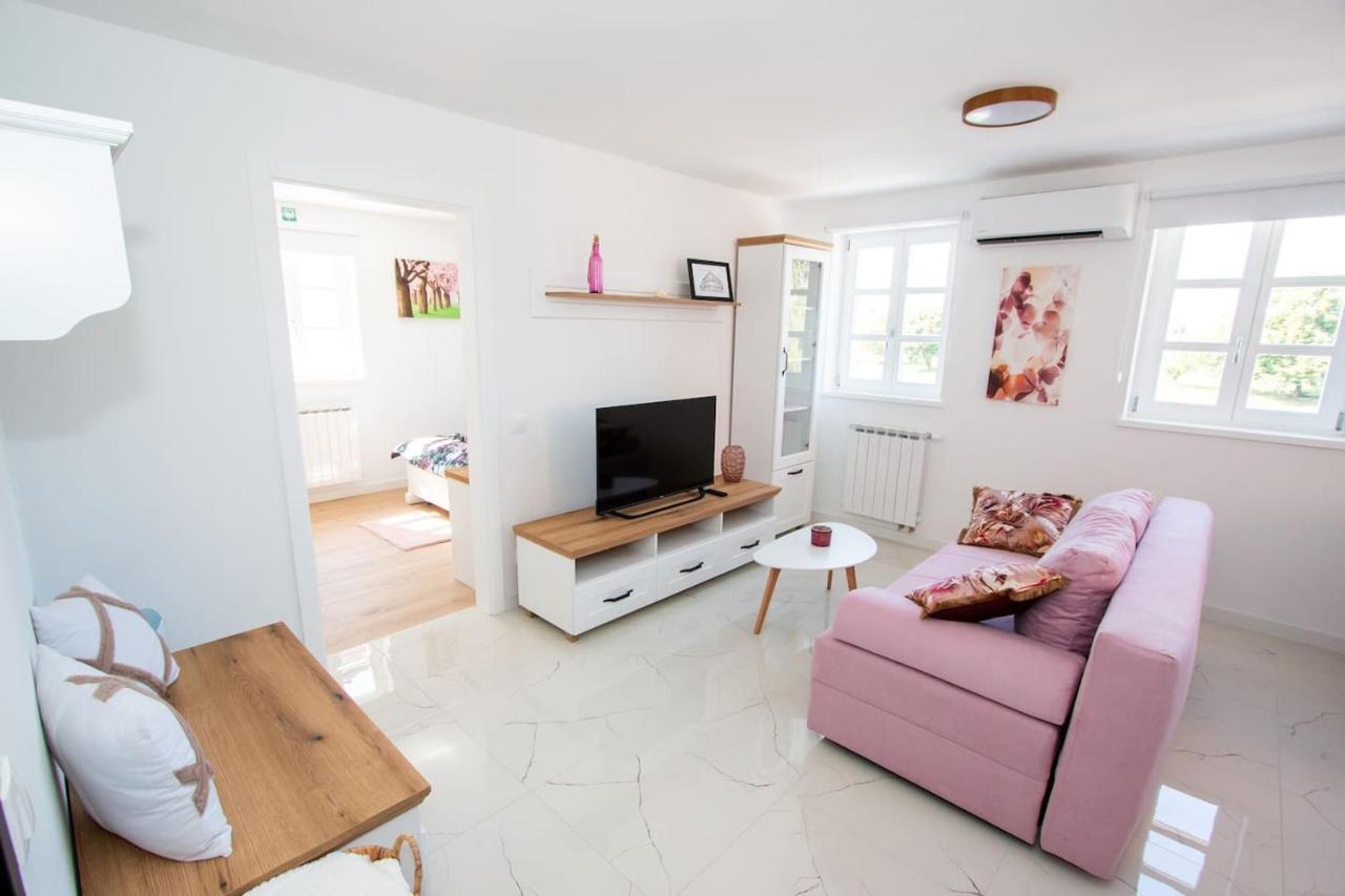 Apartmani Kac Károlyváros Kültér fotó
