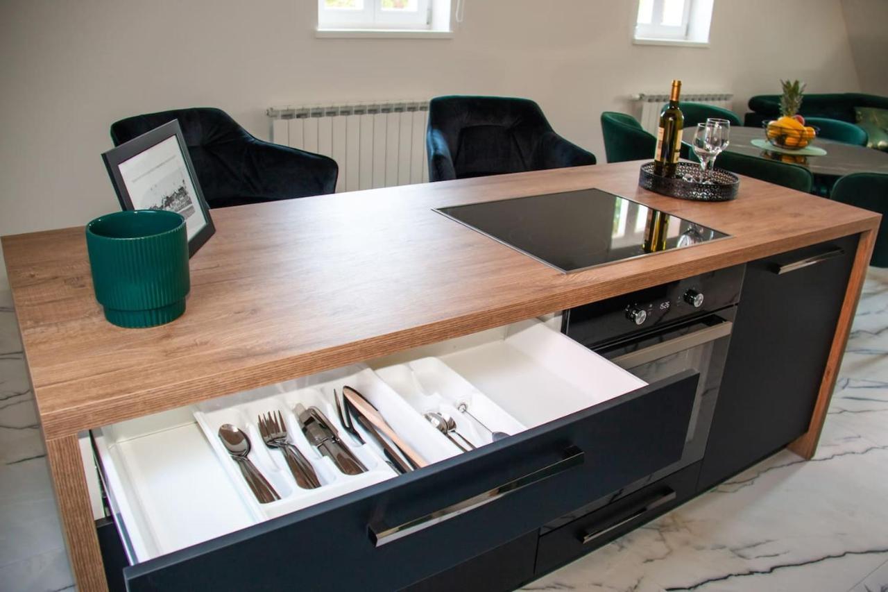 Apartmani Kac Károlyváros Kültér fotó
