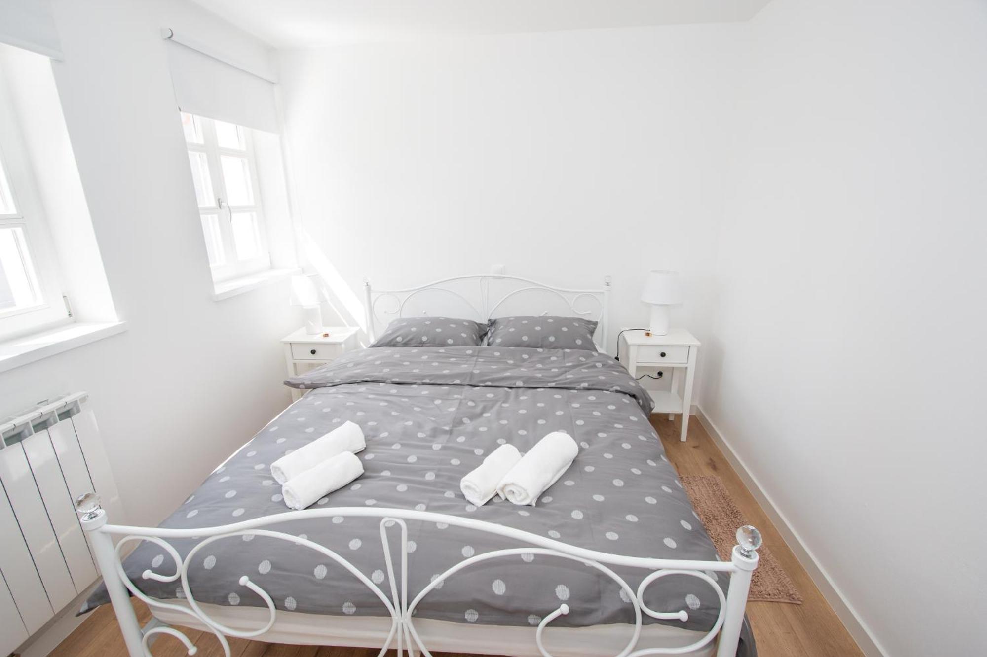 Apartmani Kac Károlyváros Kültér fotó