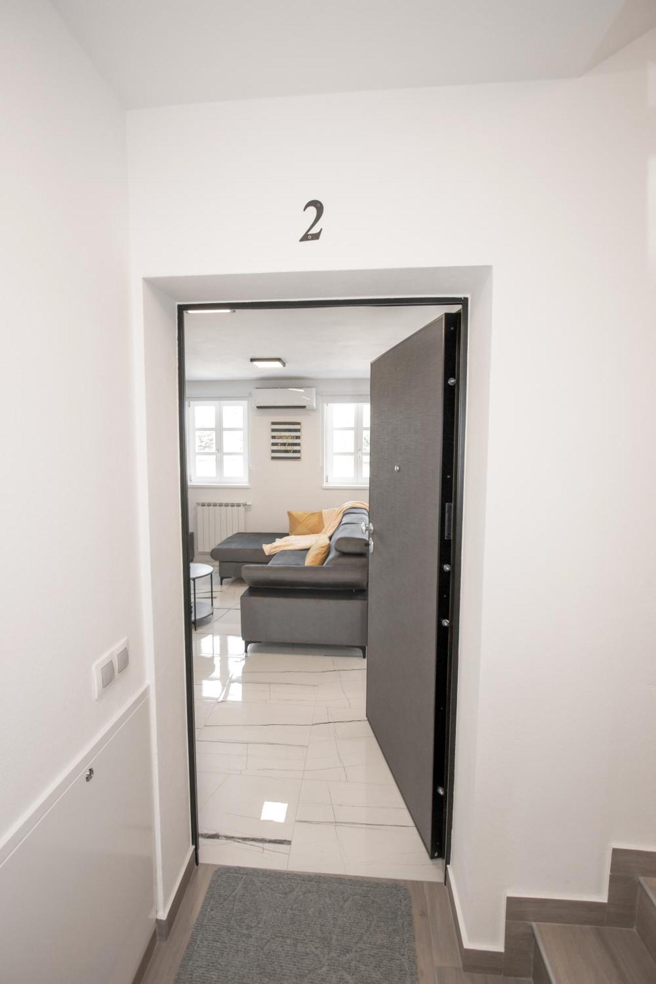 Apartmani Kac Károlyváros Kültér fotó