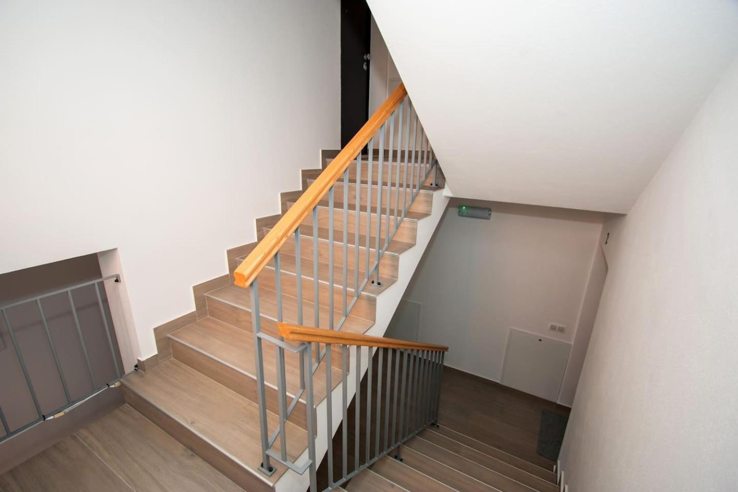 Apartmani Kac Károlyváros Kültér fotó